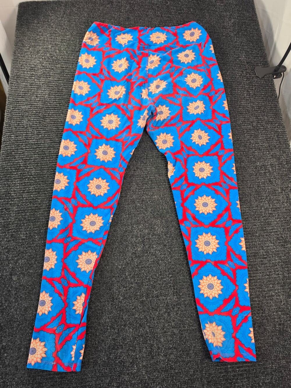 LuLaRoe TC Leggings Blue Red Floral Medallion Print